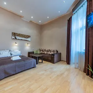 https://apartments-on-besarabka.hotels-of-kiev.com